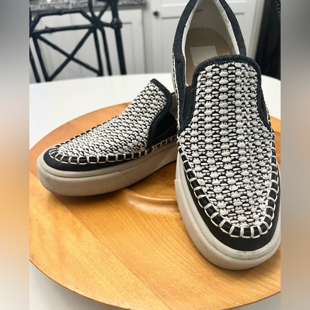 Dolce vita Saydi women’s slip on sneakers